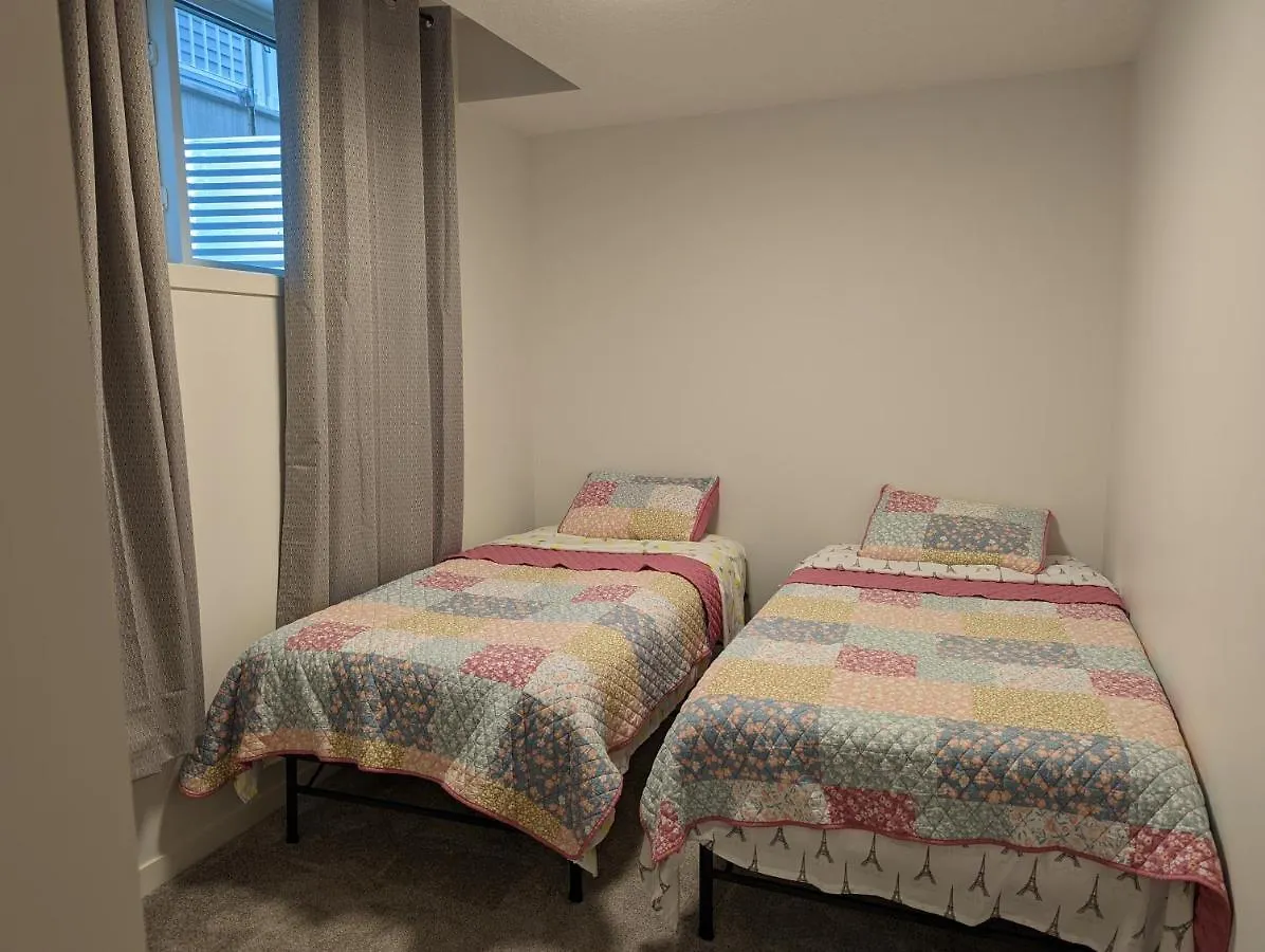 Apartment Livingston Howse Haven - A Simple & Cozy Private Two-Bedroom Basement Suite With Free Parking Calgary Canada