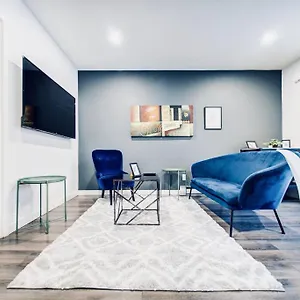 Charming 2 Bd Griffintown Apartment Montreal